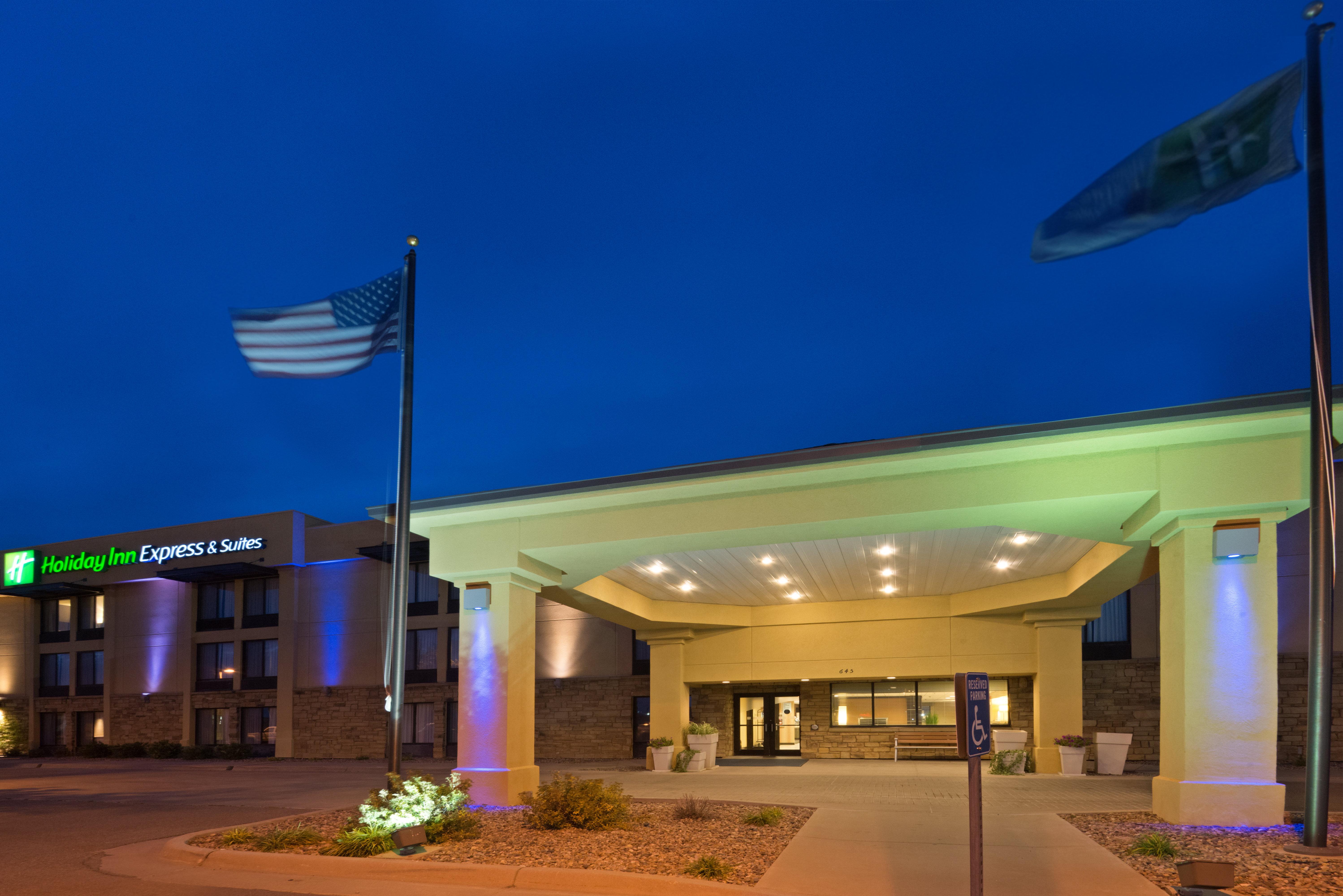 Holiday Inn Express Hotel & Suites Colby, An Ihg Hotel Exterior foto